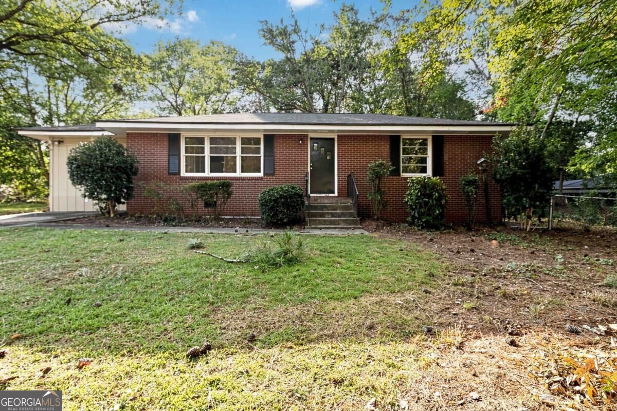 1944 Mayes Dr SE — photo