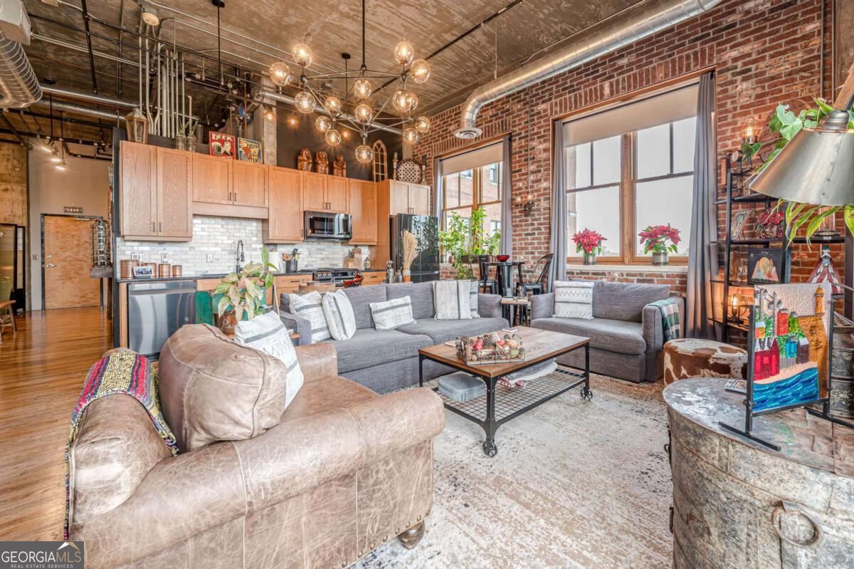 3235 Roswell Rd NE 819 — photo