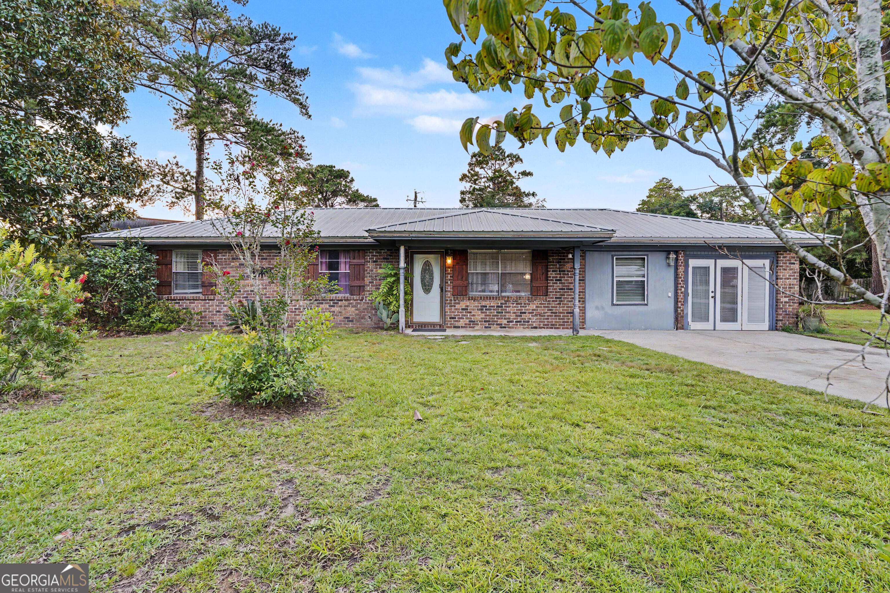 200 Melrose Pl — photo