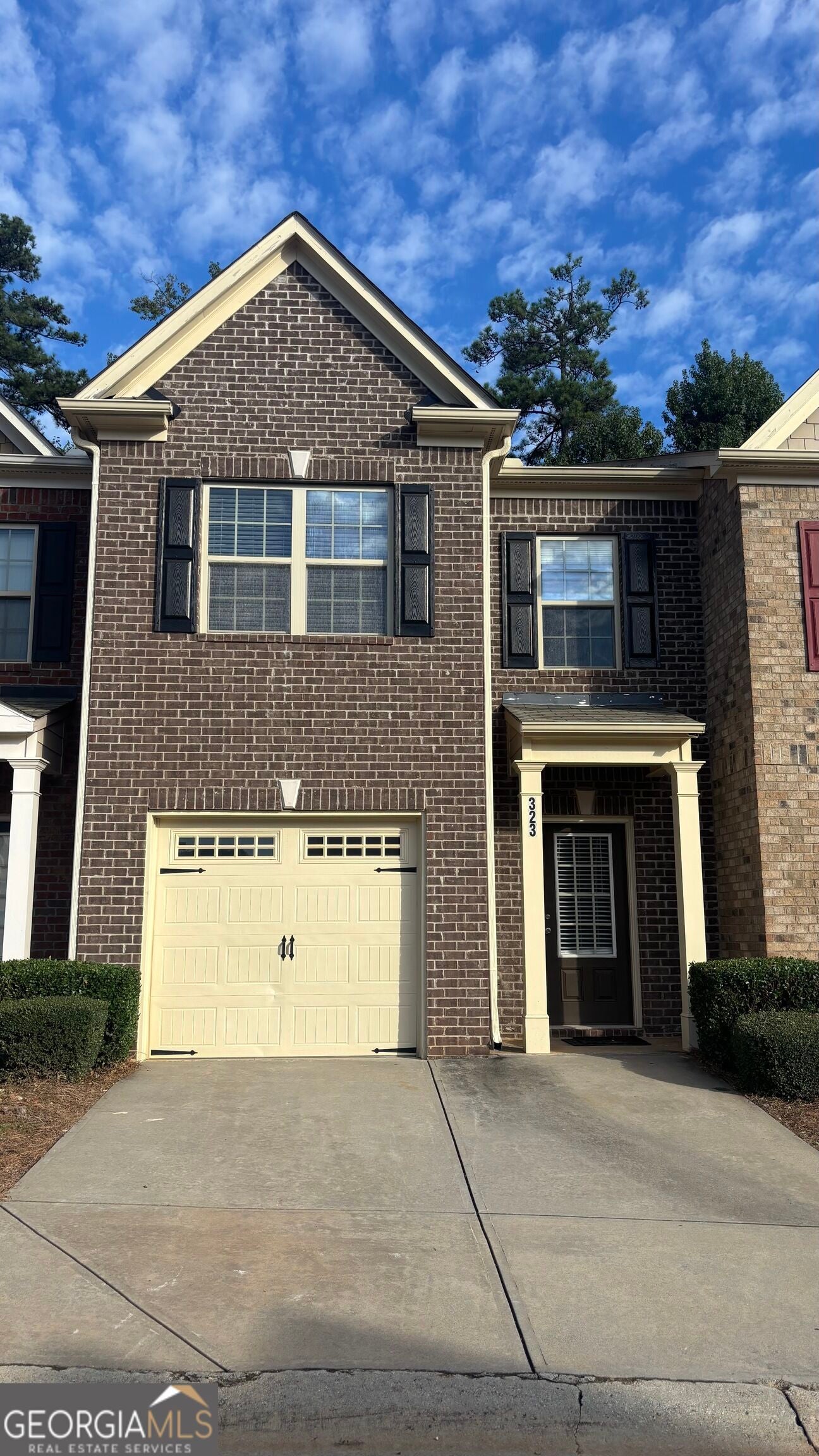 323 Knelston Oak Dr — photo