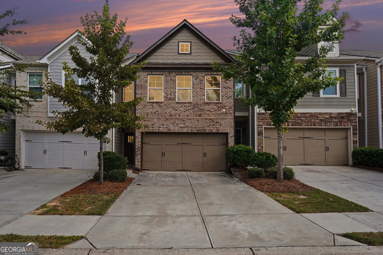 2710 Kemp Ct — photo