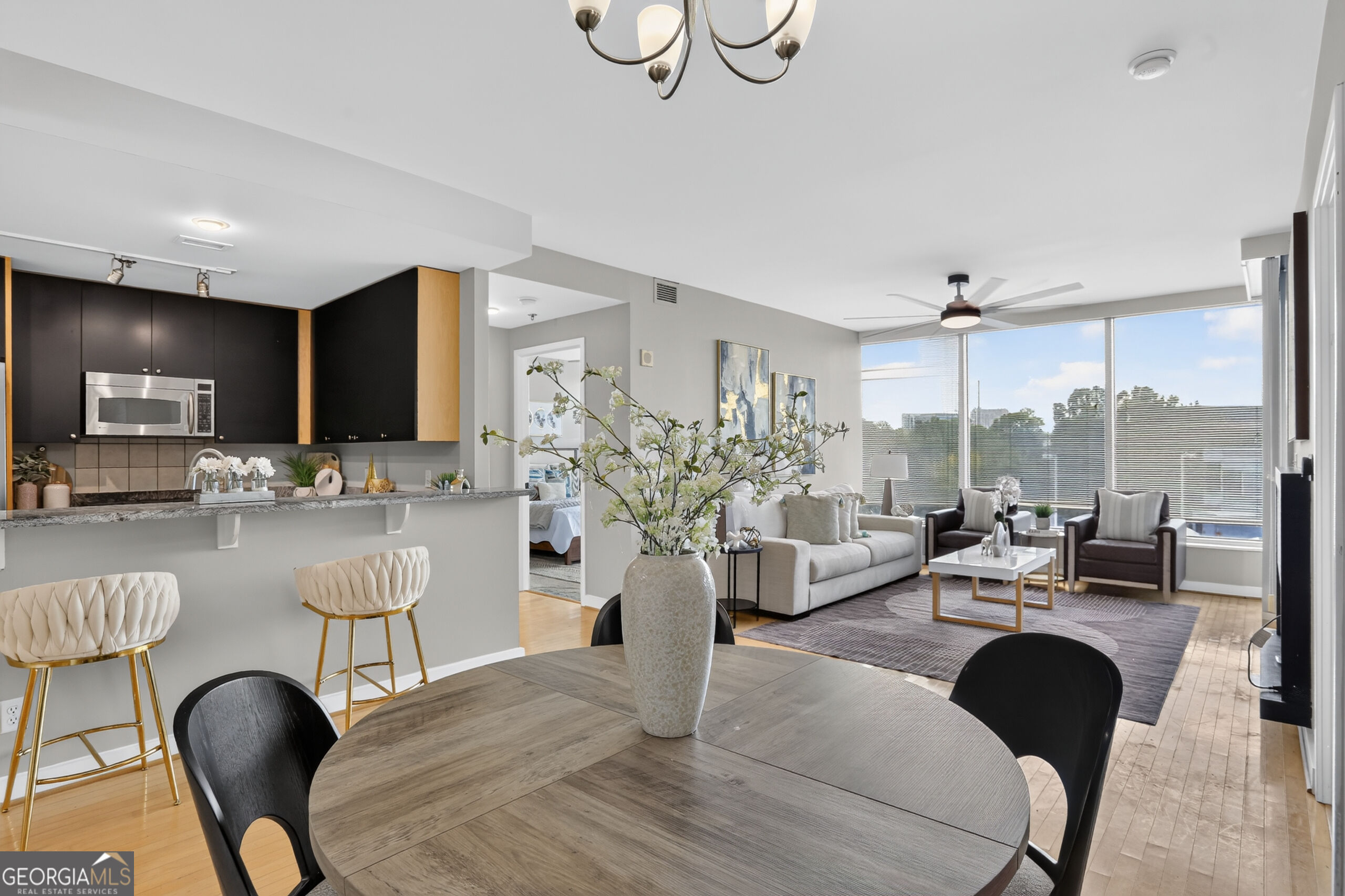 3338 Peachtree Rd NE Apt 601 — photo