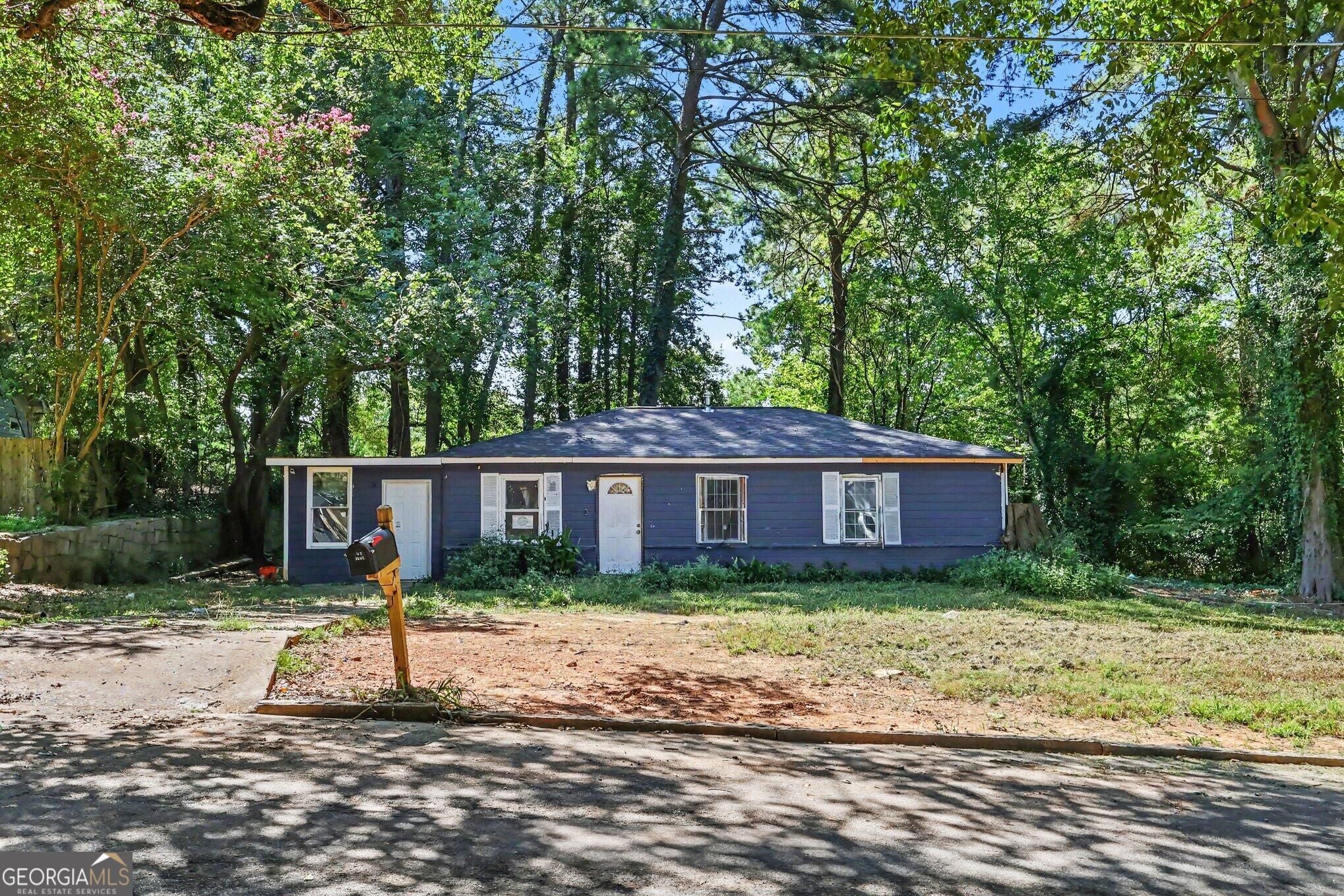 1005 Regis Rd SE — photo