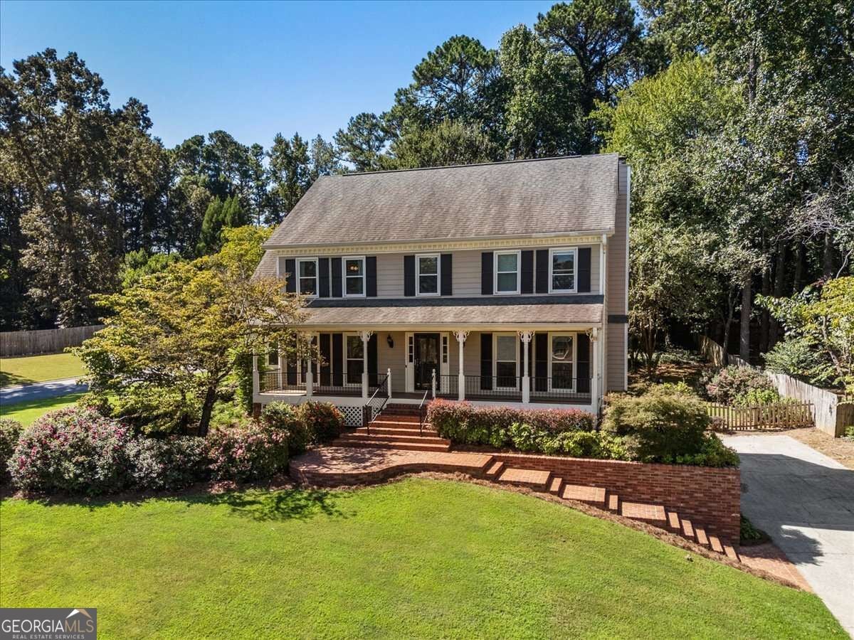 147 Lakeside Dr NW — photo