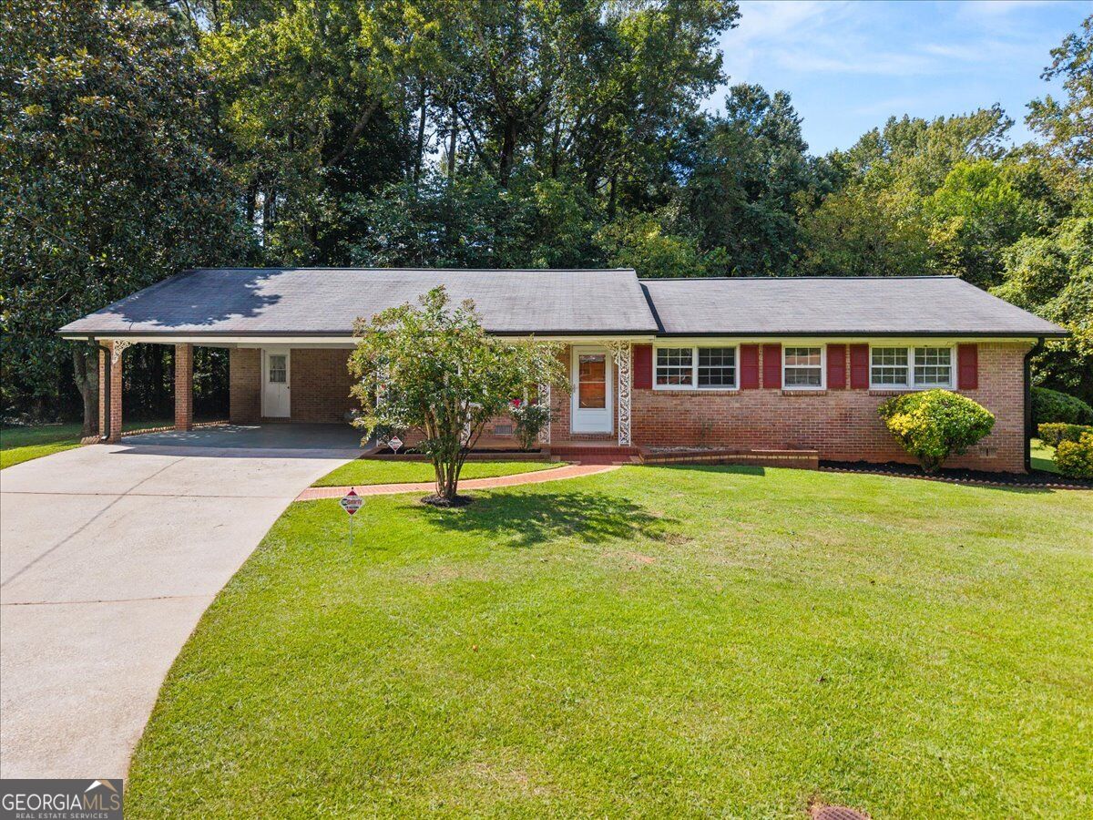 3961 Camelot Ct — photo