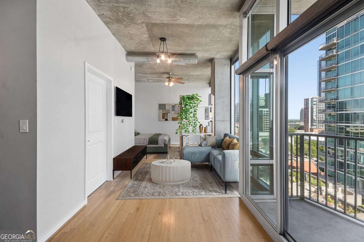 923 Peachtree St NE 1332 — photo