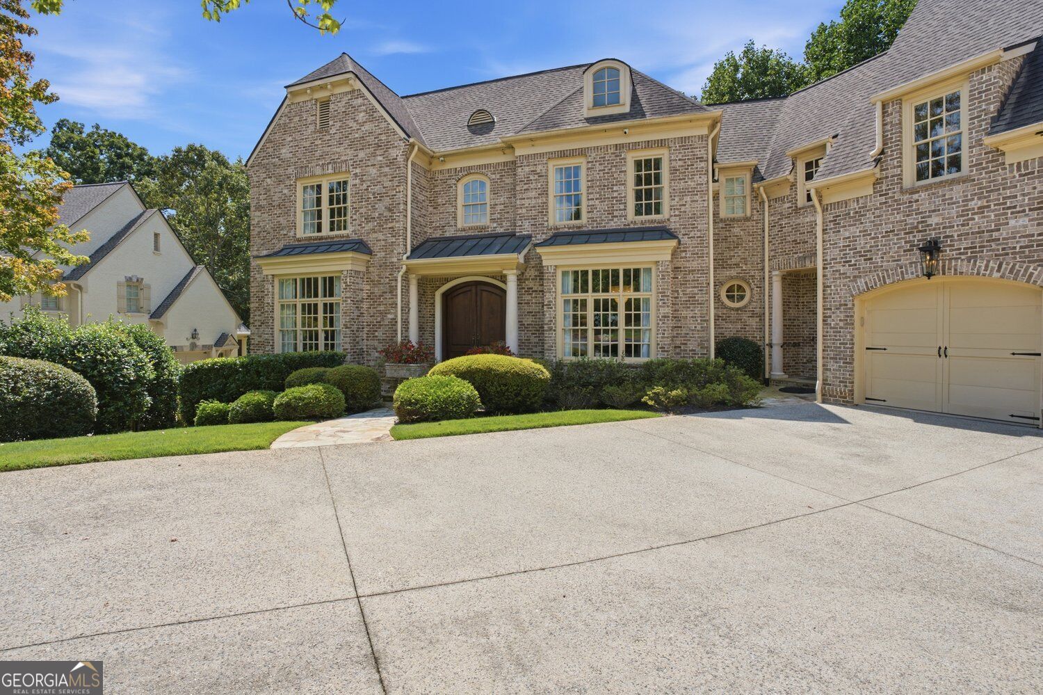 Home in Atlanta, GA 30339 — photo 2