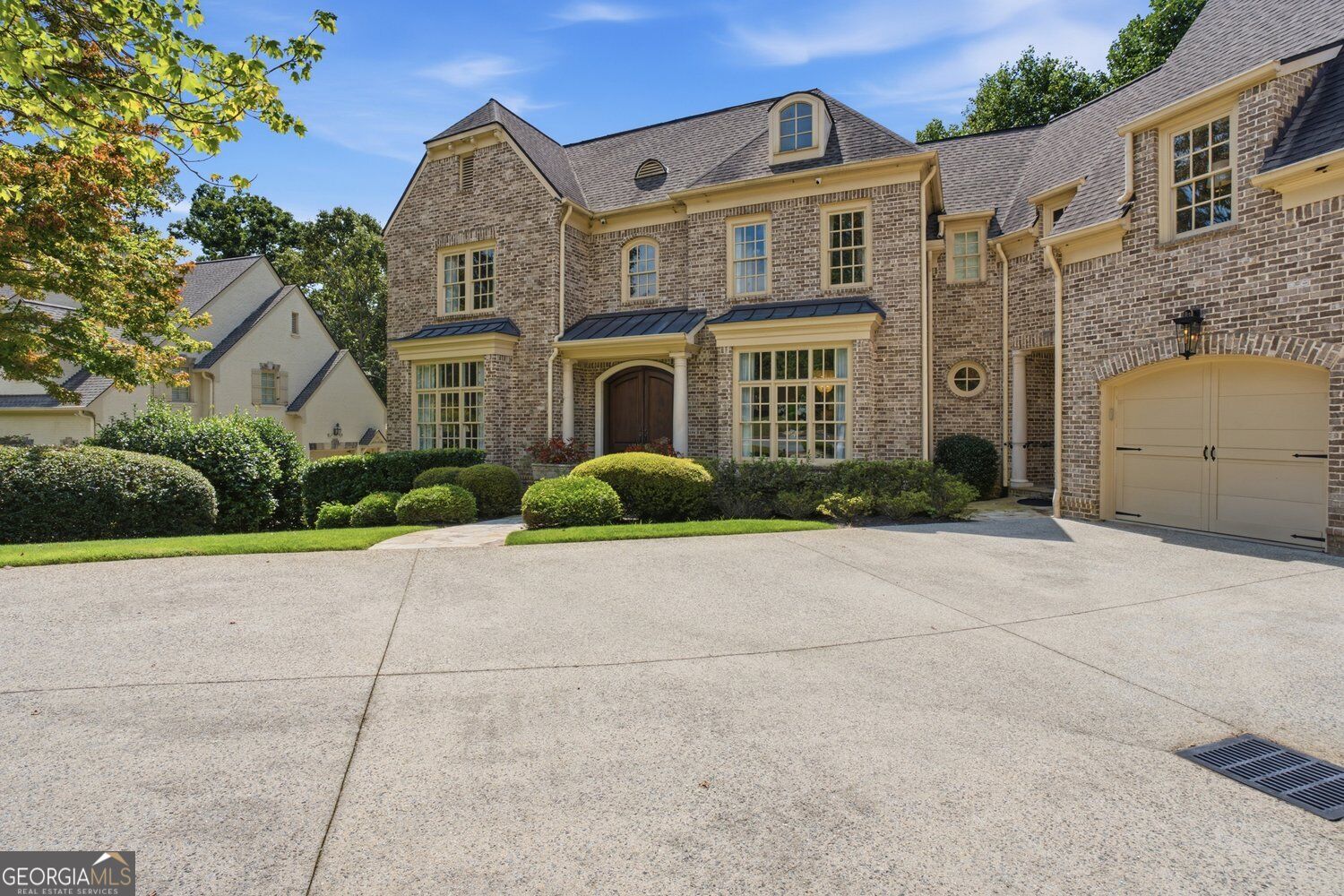 Home in Atlanta, GA 30339 — photo 3