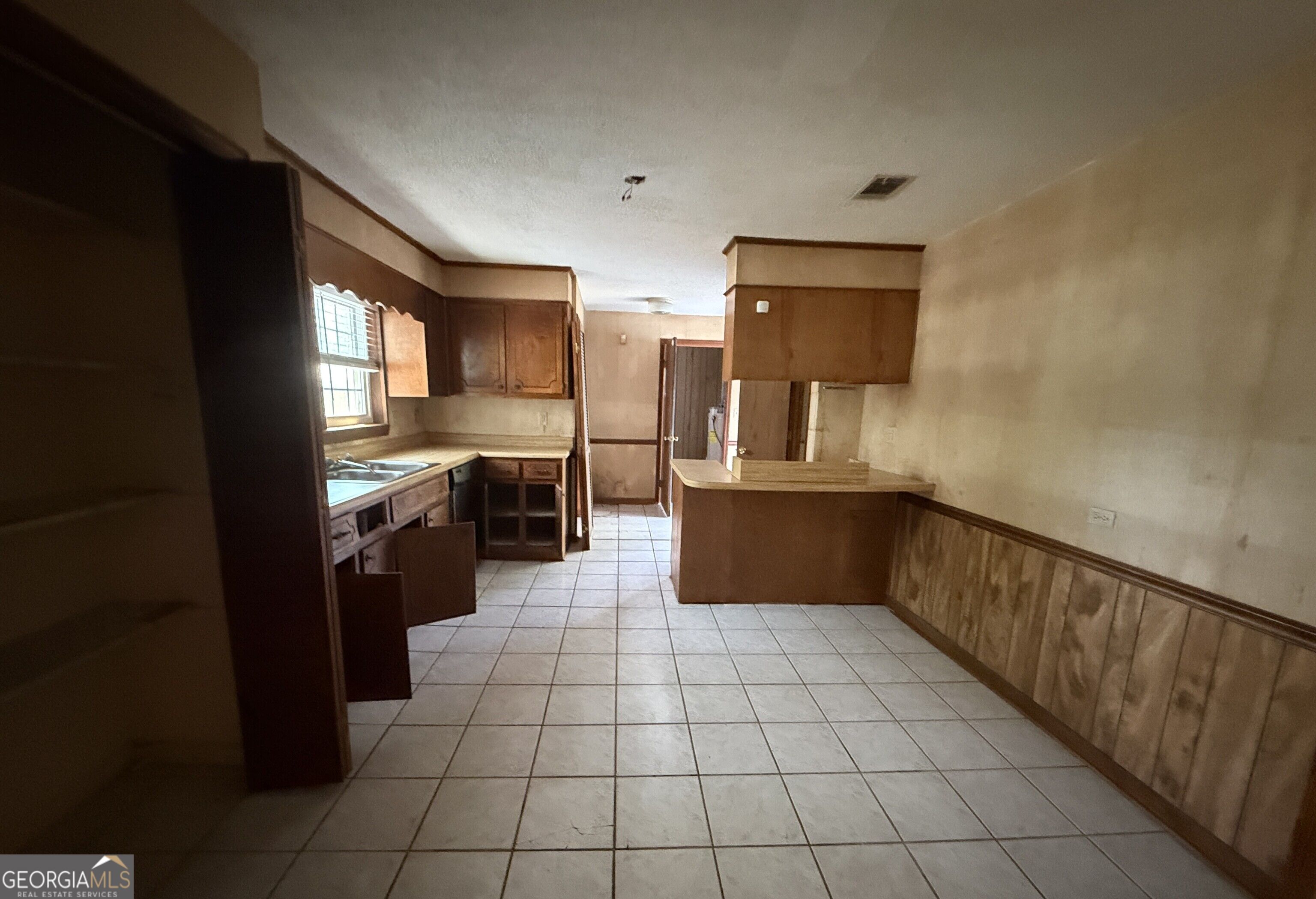 401 E Howard Street, Wrens, GA 30833 — photo 3