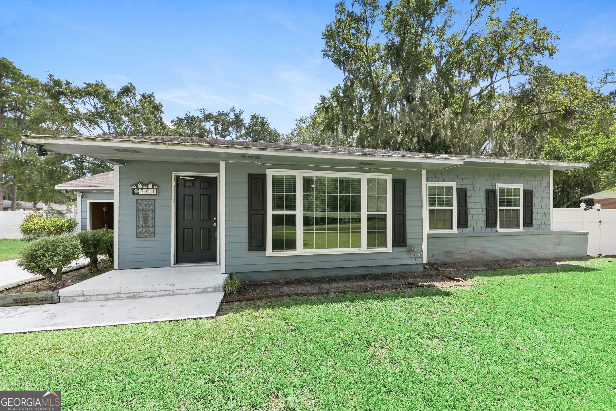 301 S Dandy St — photo
