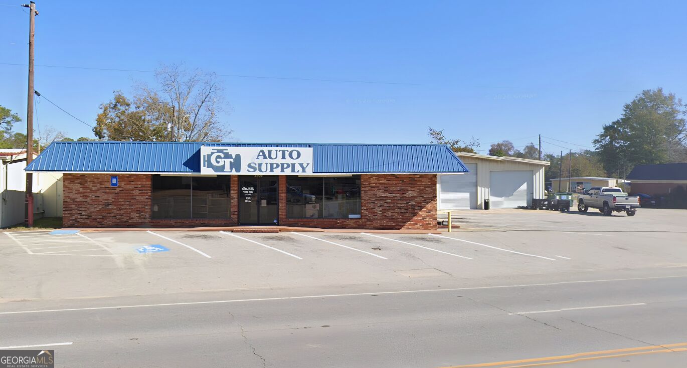 2706 Northside Dr W — photo