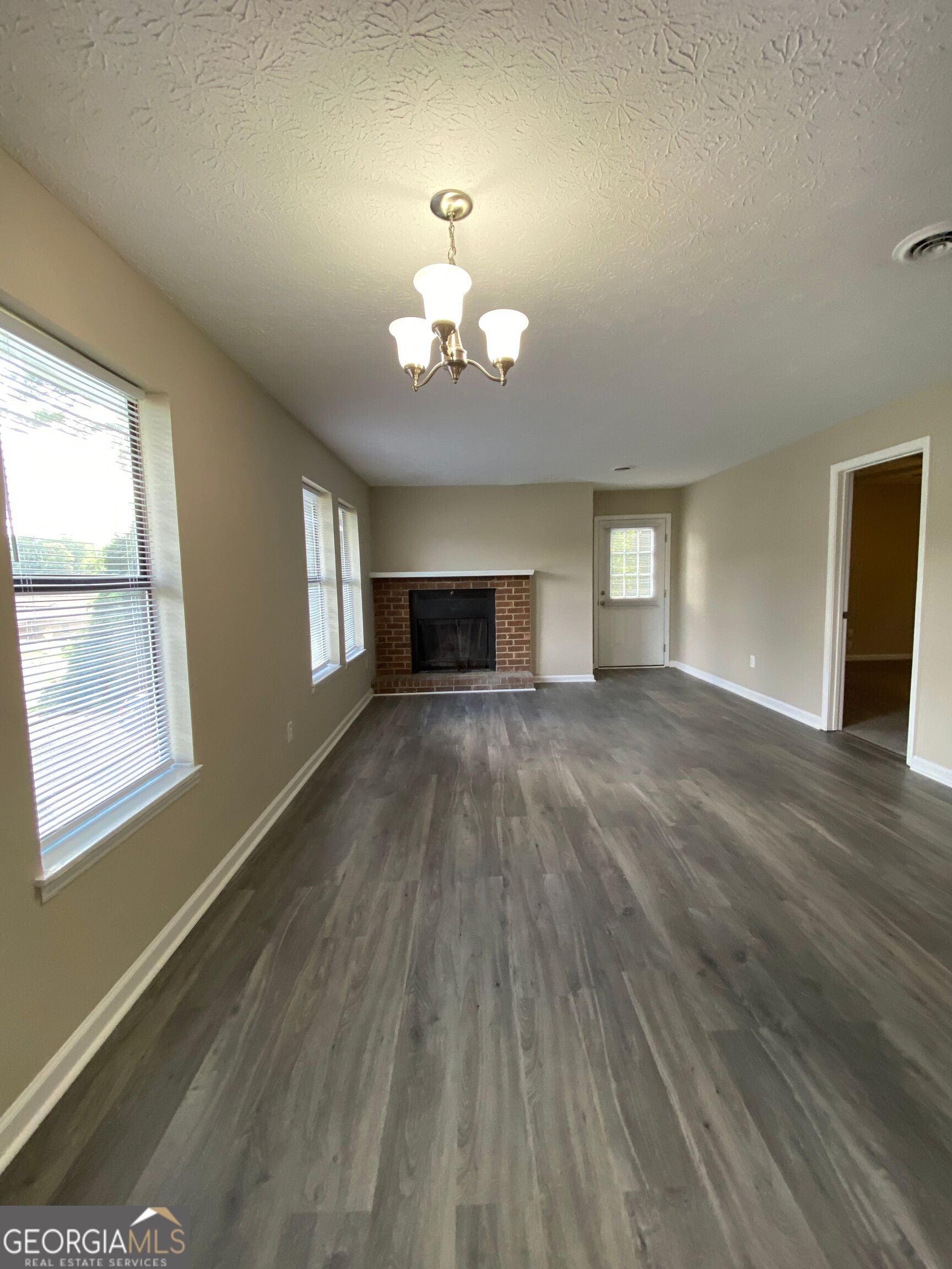 105 Howell Way 3 — photo