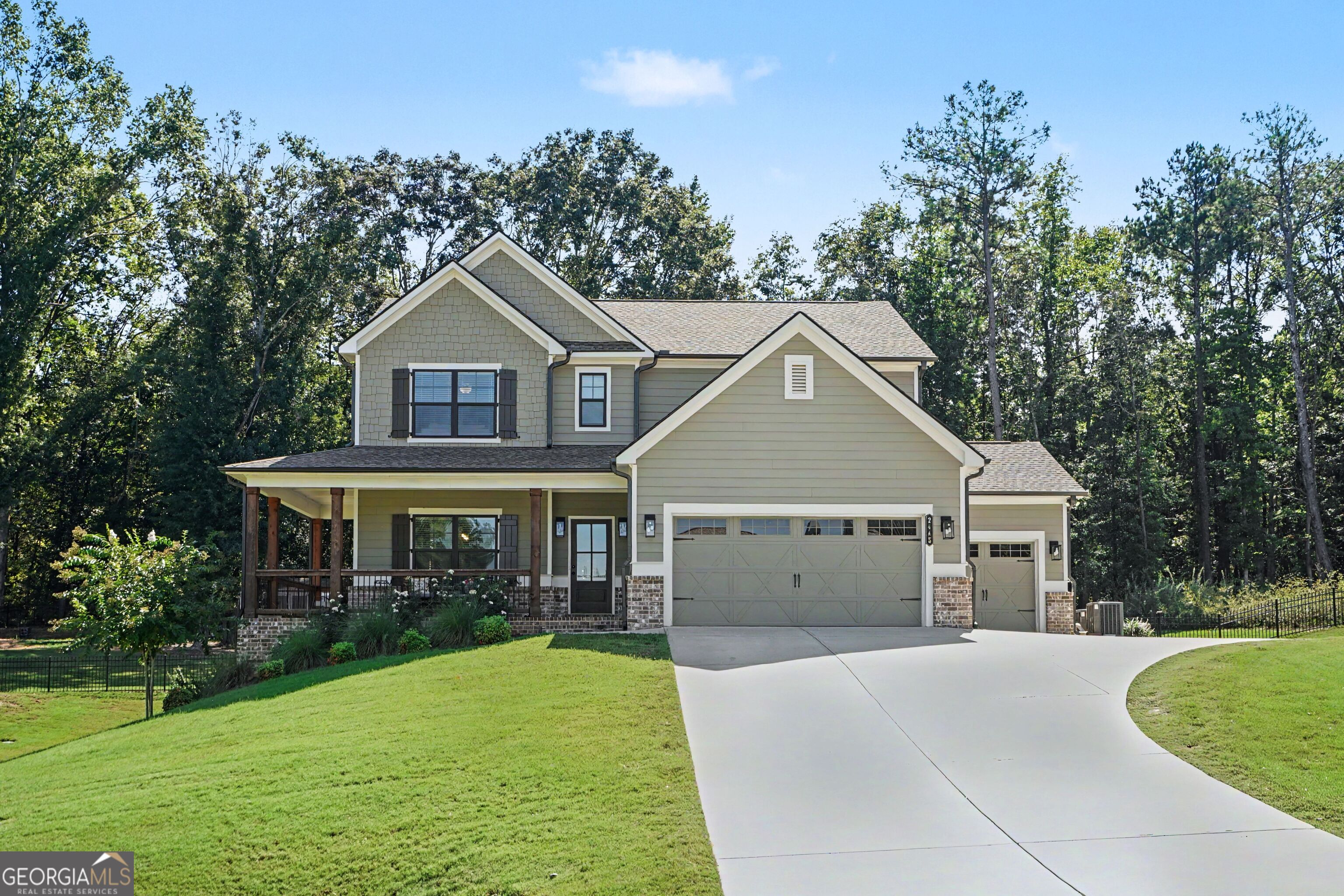 2445 Waterside Dr — photo