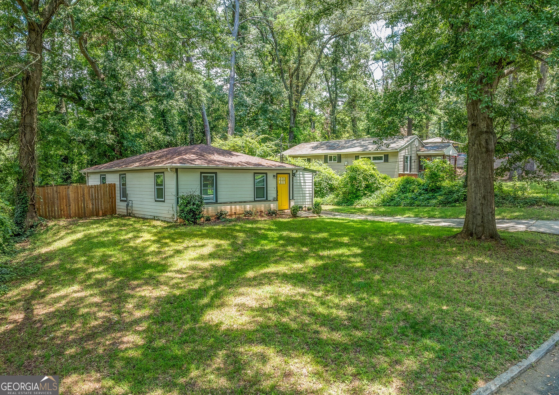 1024 Regis Rd SE — photo