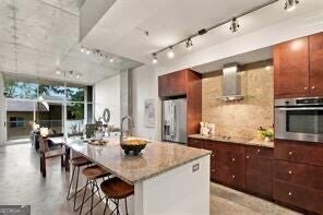 130 Arizona Ave NE 105 — photo