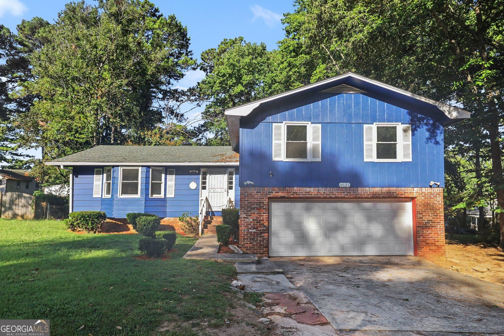 8121 Woodcliff Trl — photo