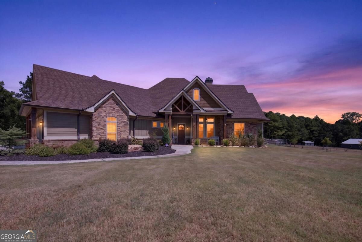 649 Clover Dr — photo