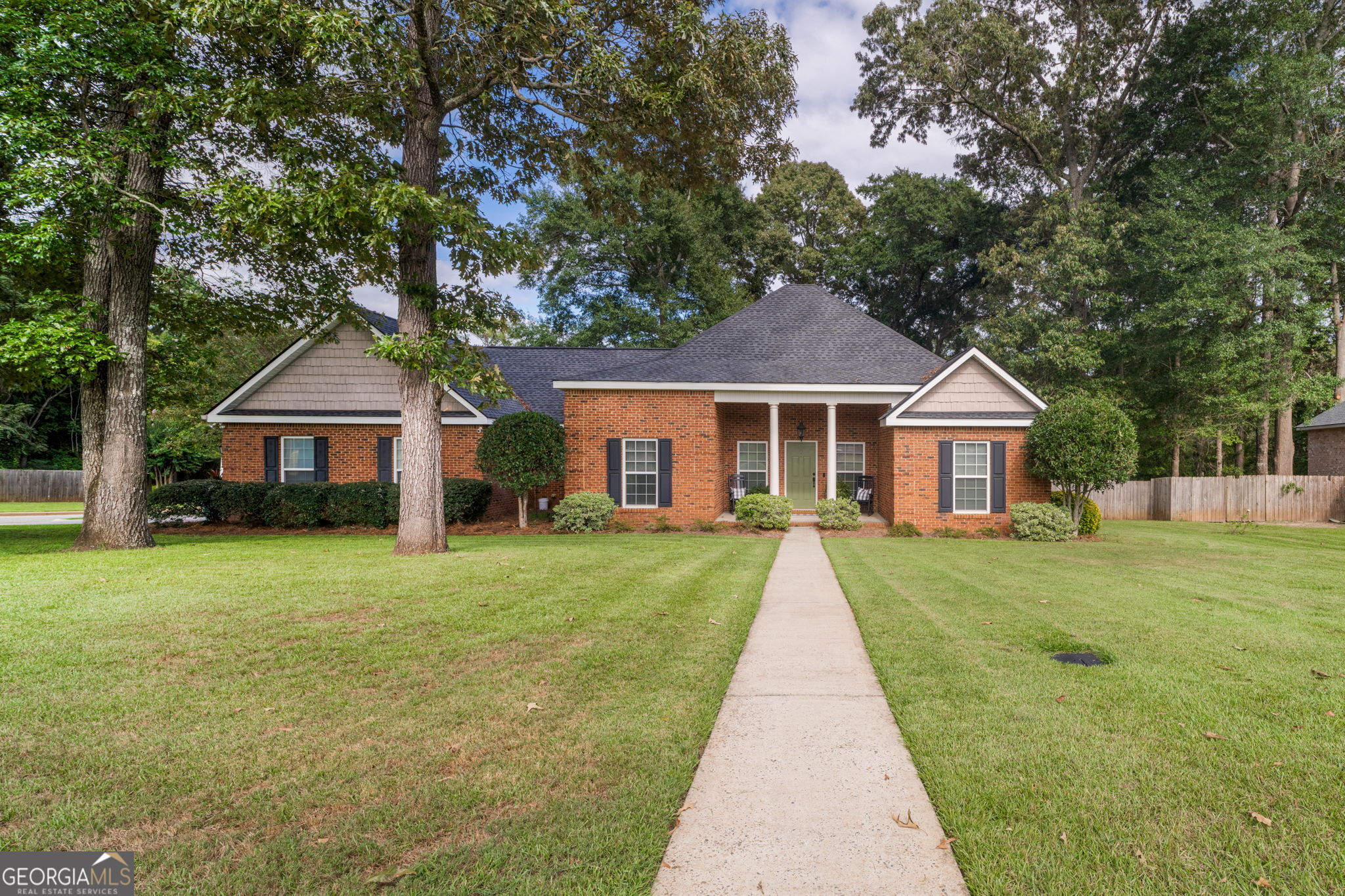 301 Hunts Landing Dr — photo