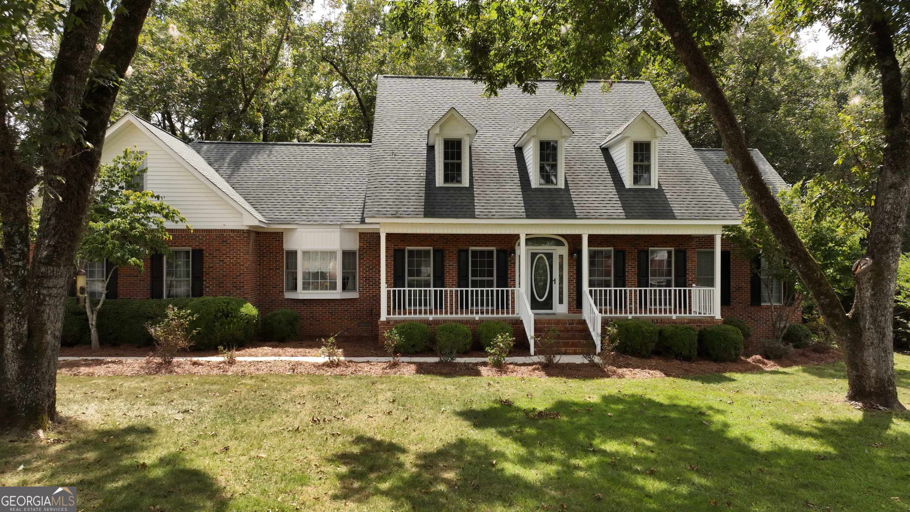 126 Shasta Dr — photo