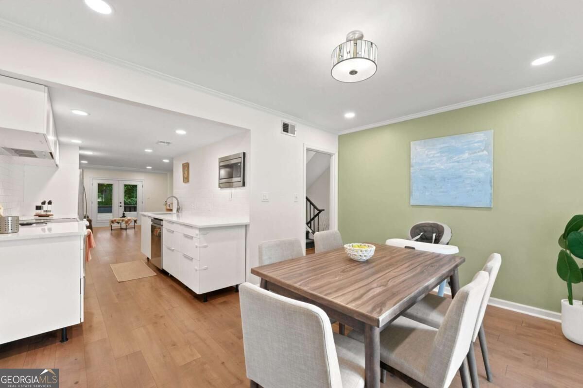 8 Ivy Rdg NE, Atlanta, GA 30342 — photo 2