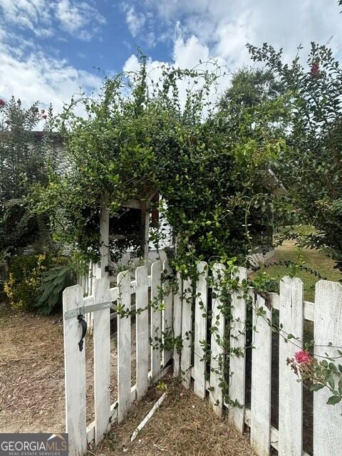221 Lee — photo
