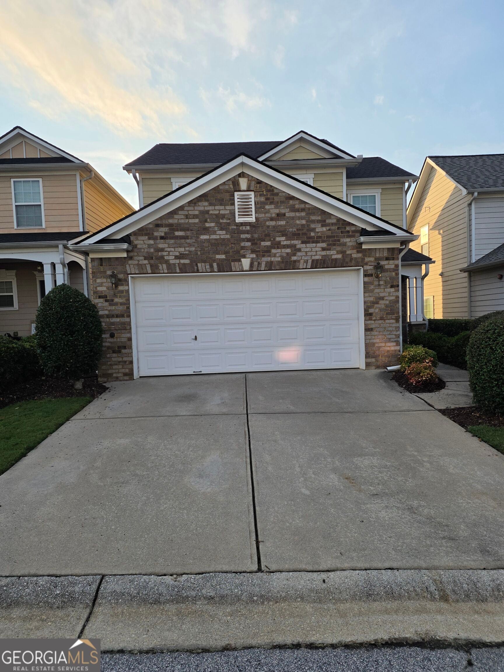 2432 Black Forest Dr — photo