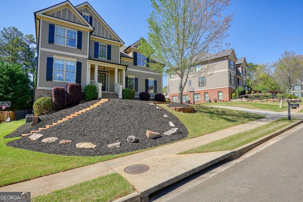 302 Grant Ct — photo