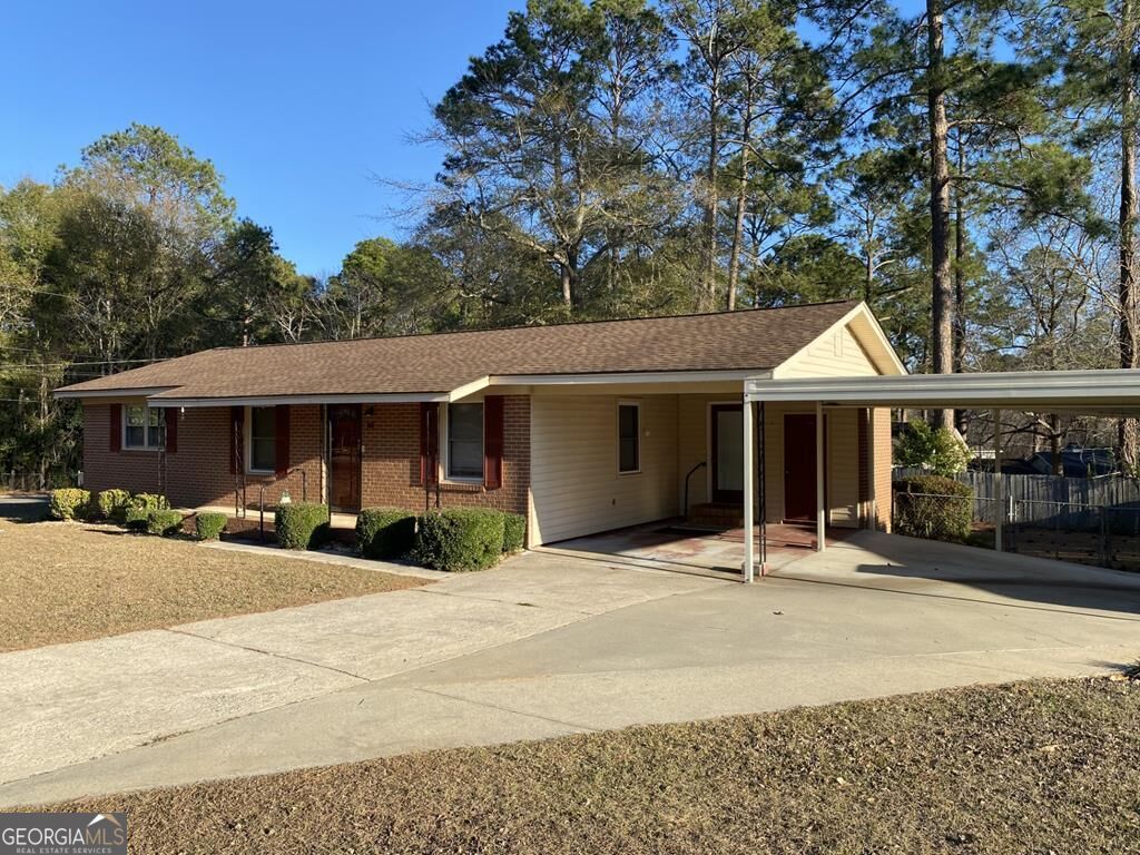 215 Hillside Dr — photo