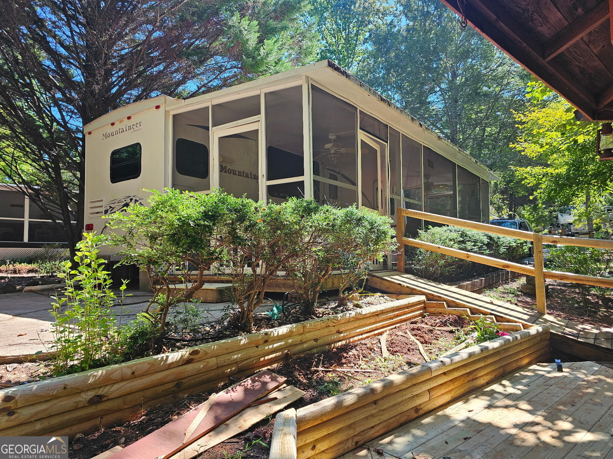 100 Campfire Dr — photo