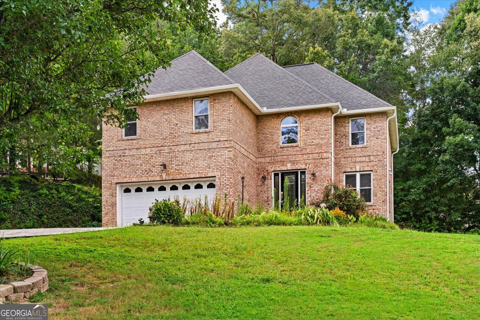 3218 Leona Dr — photo