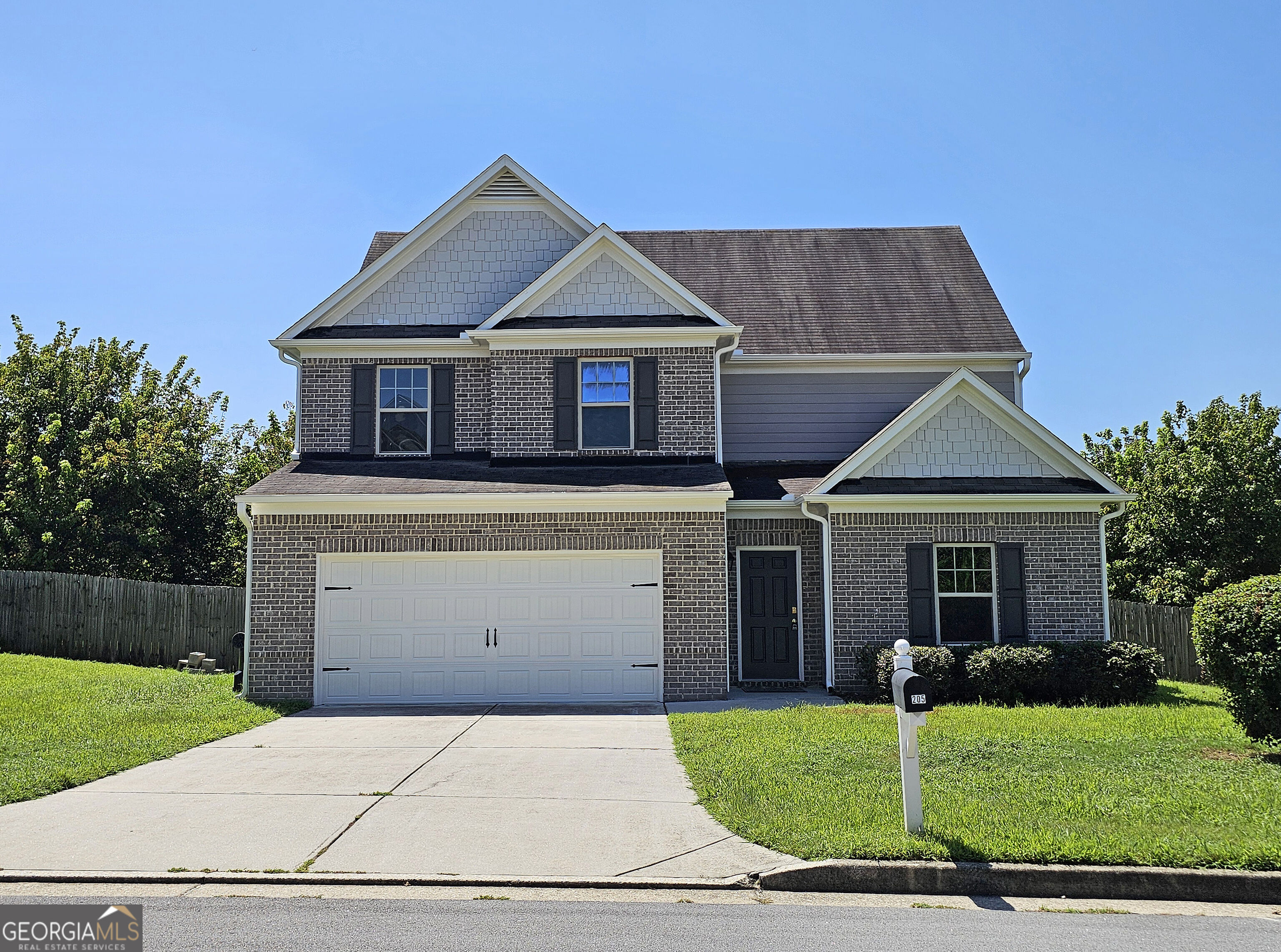 205 Aberdeen Way — photo