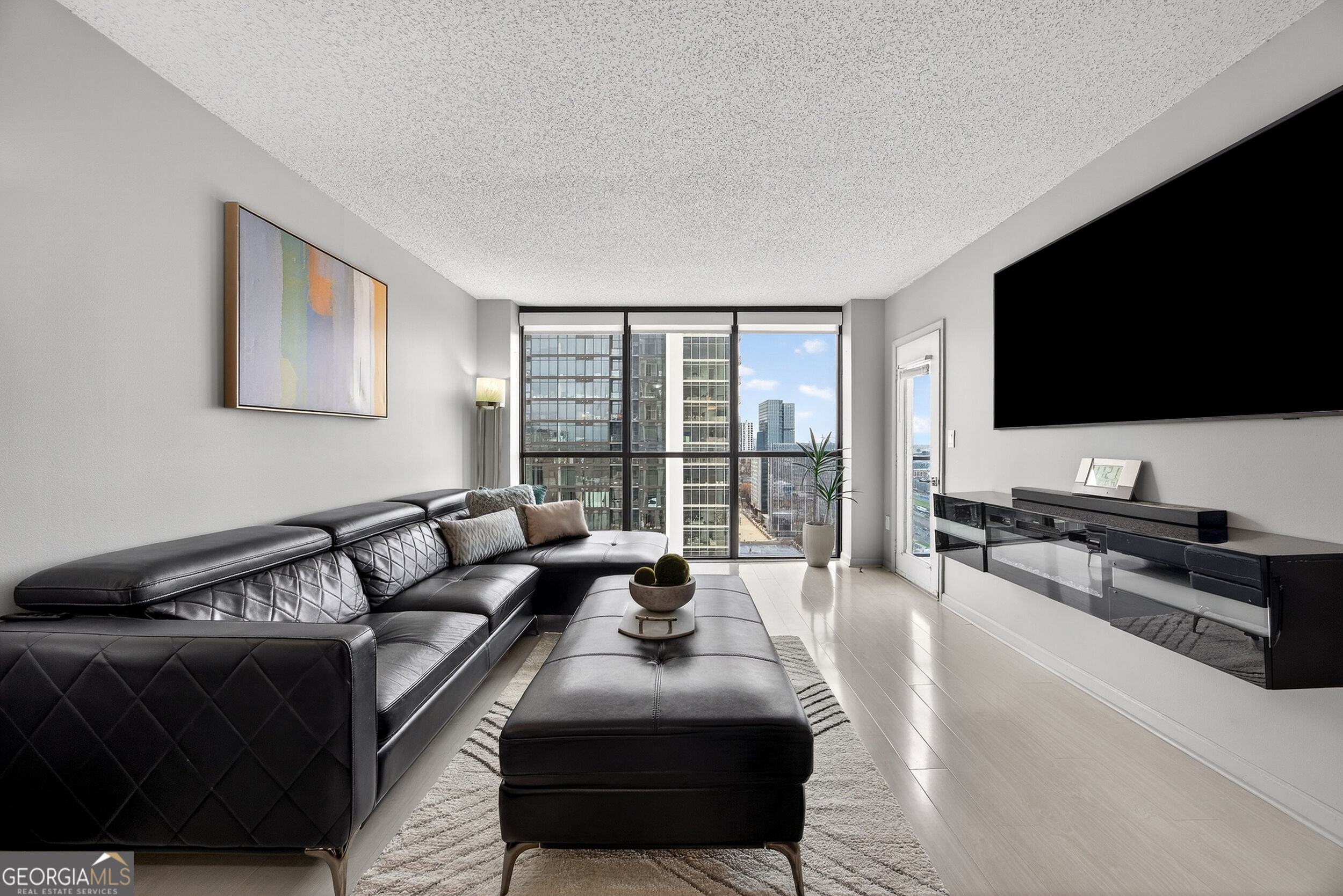 1280 W Peachtree St NW Apt 2708 — photo
