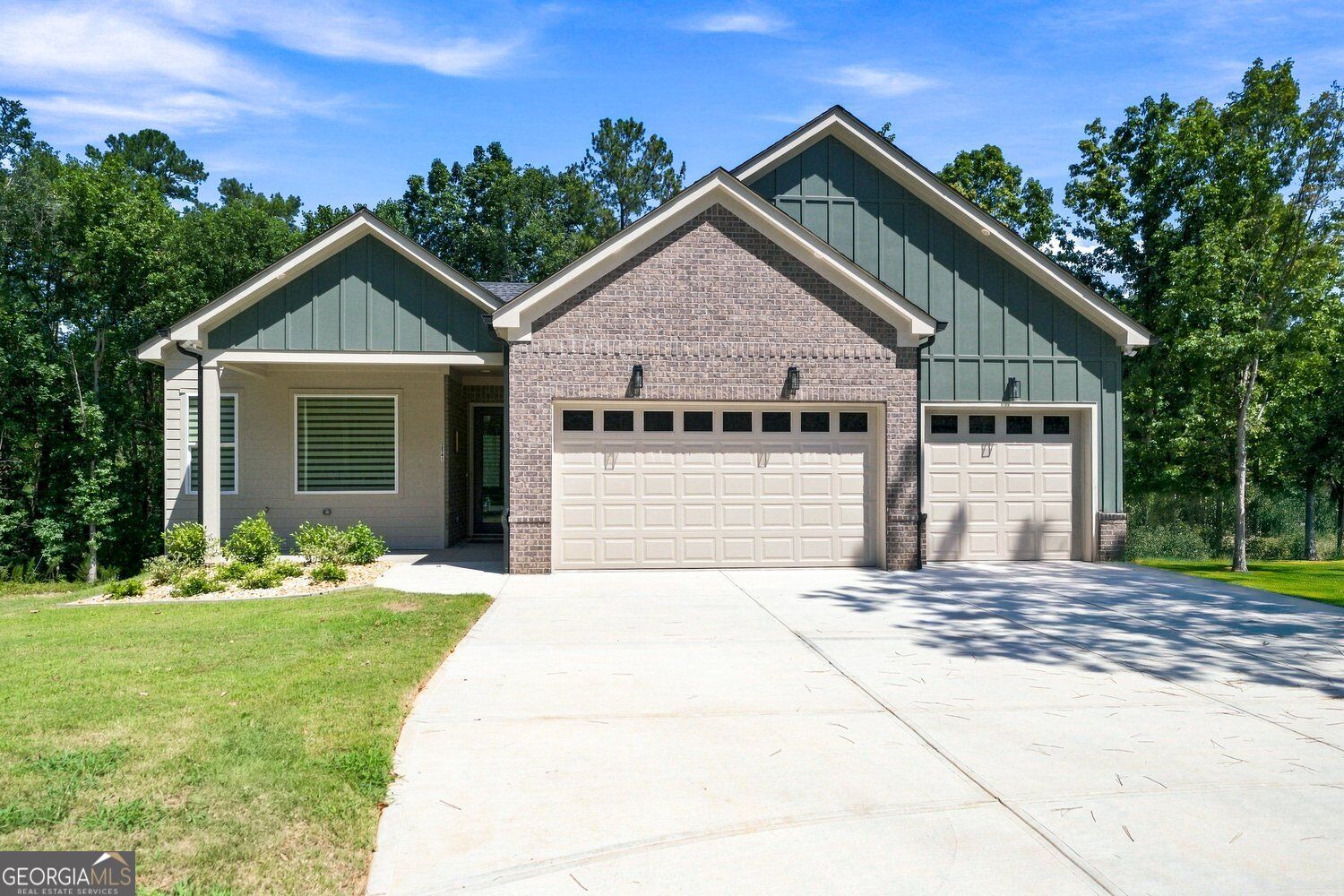 2541 Aniki Bee Dr — photo
