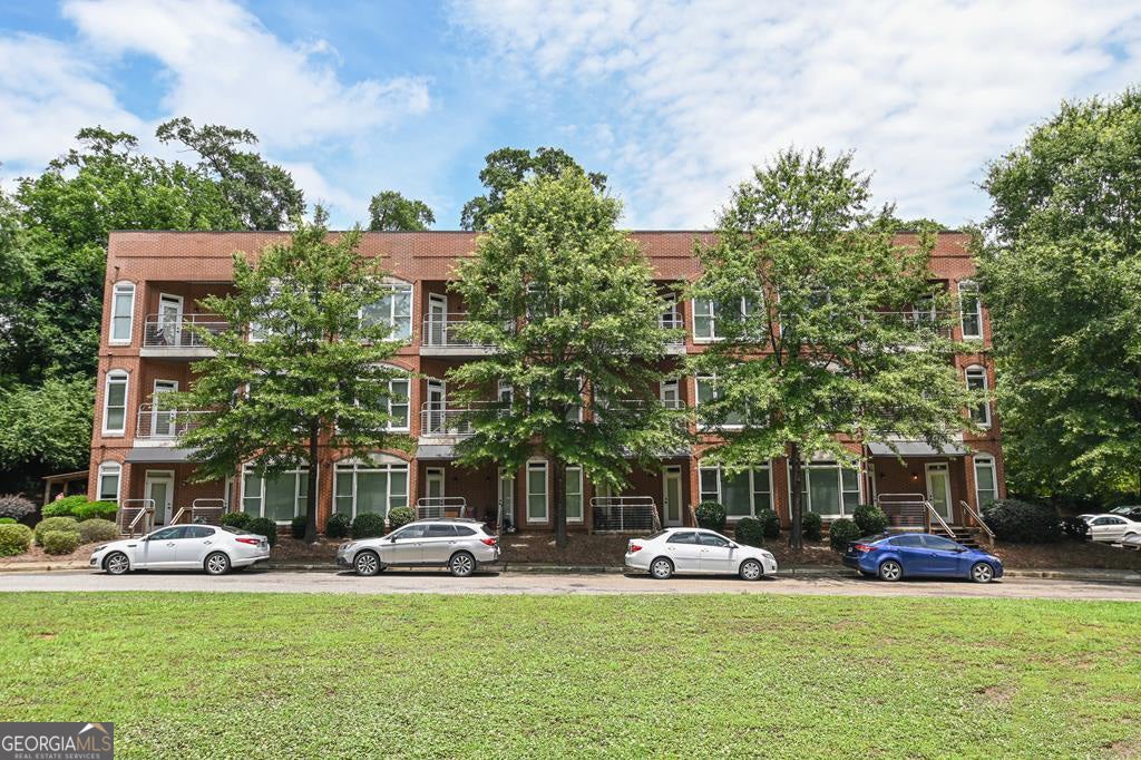 250 Martha Dr 103 — photo