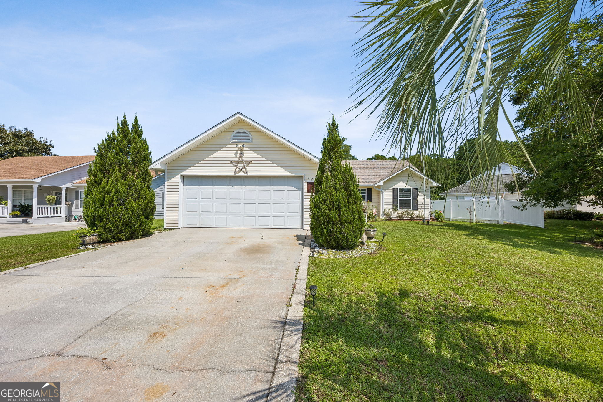20 Lakefront Dr — photo
