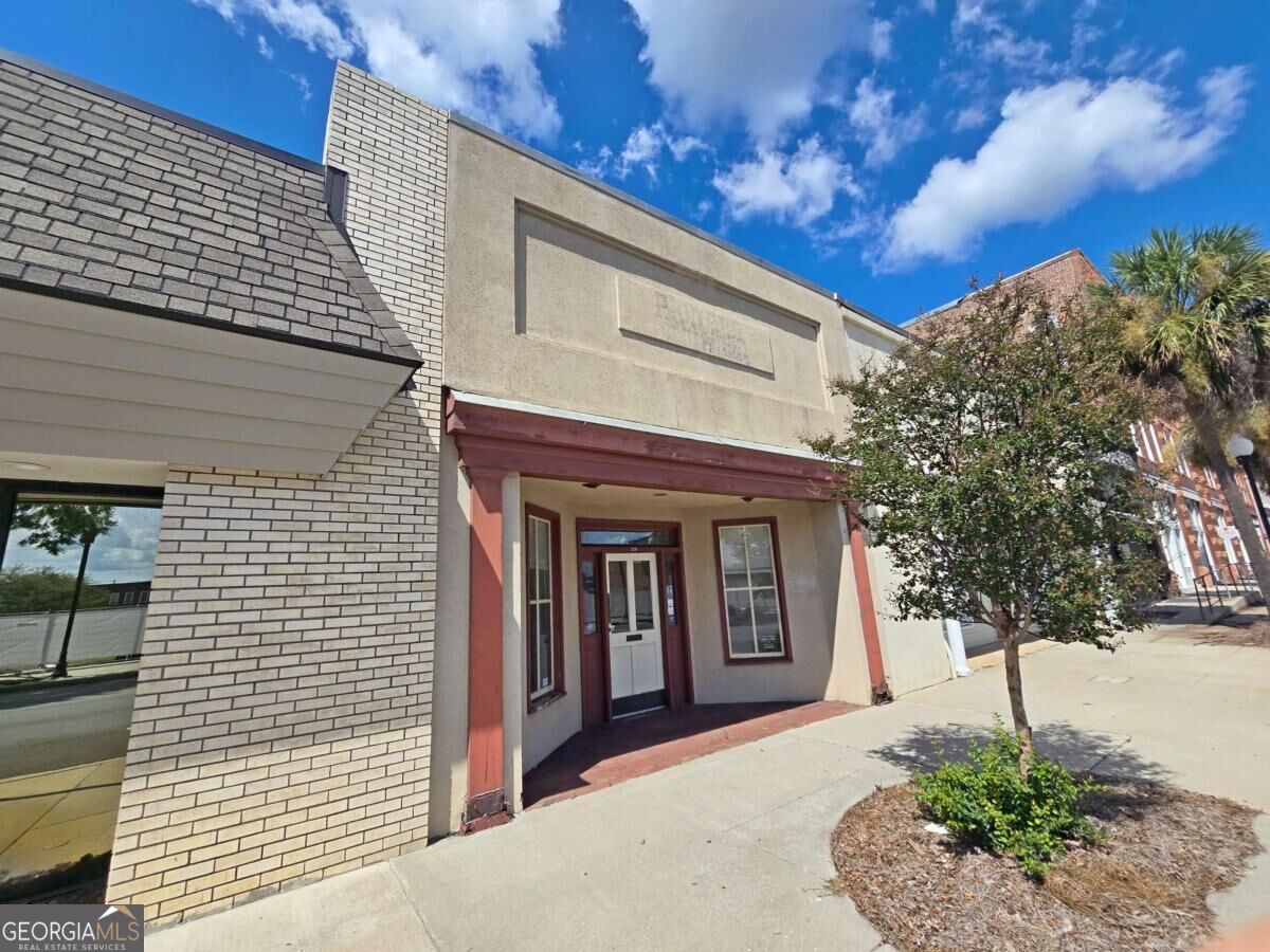 120 W. Hill Ave — photo