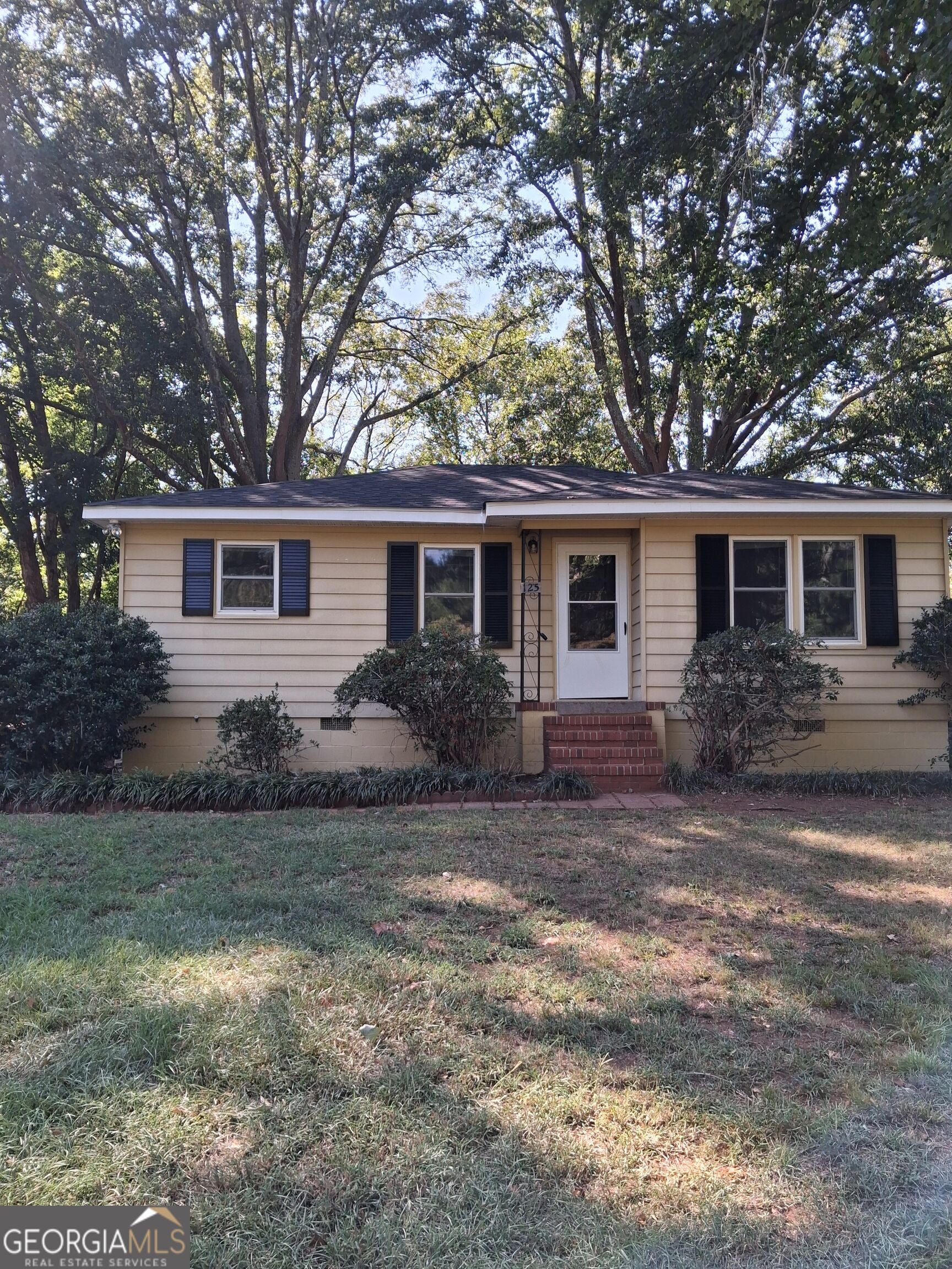 125 Lakeside Dr — photo