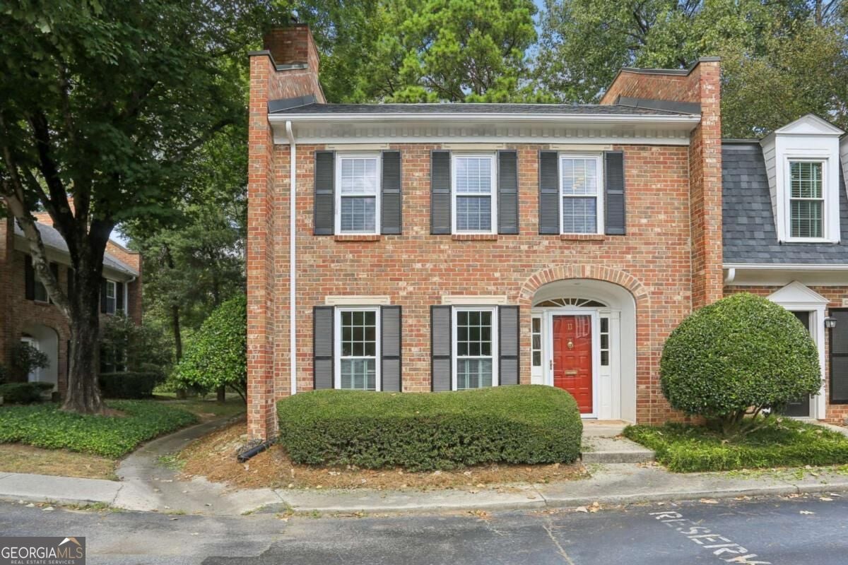 11 Scotland Pl NW — photo