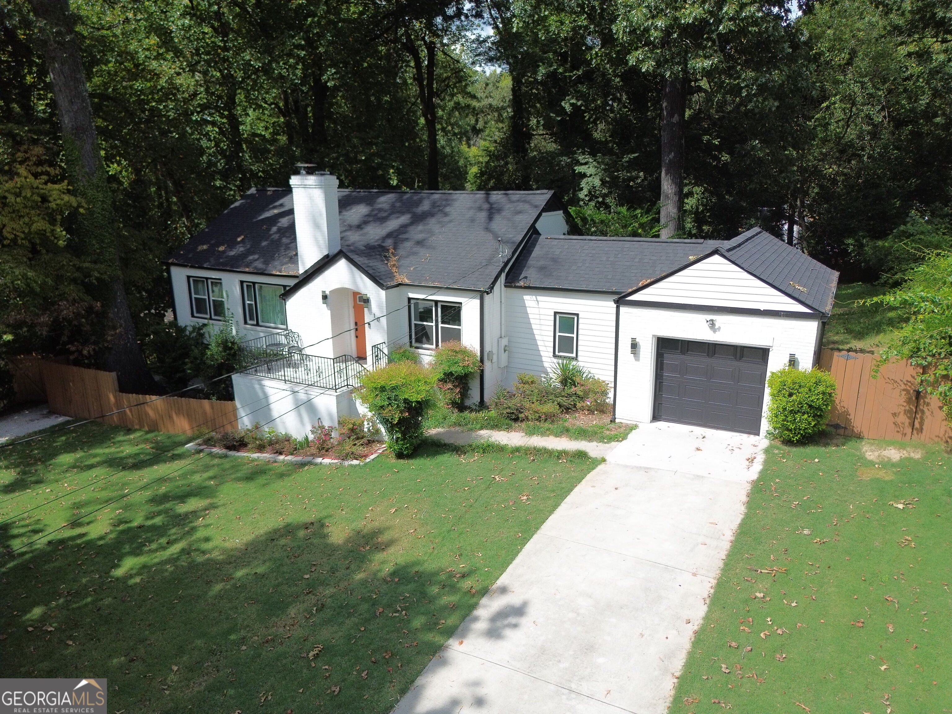 10 Claire Dr SE — photo