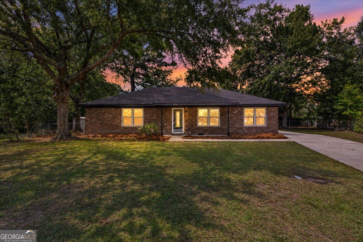 1016 Farr Ct — photo