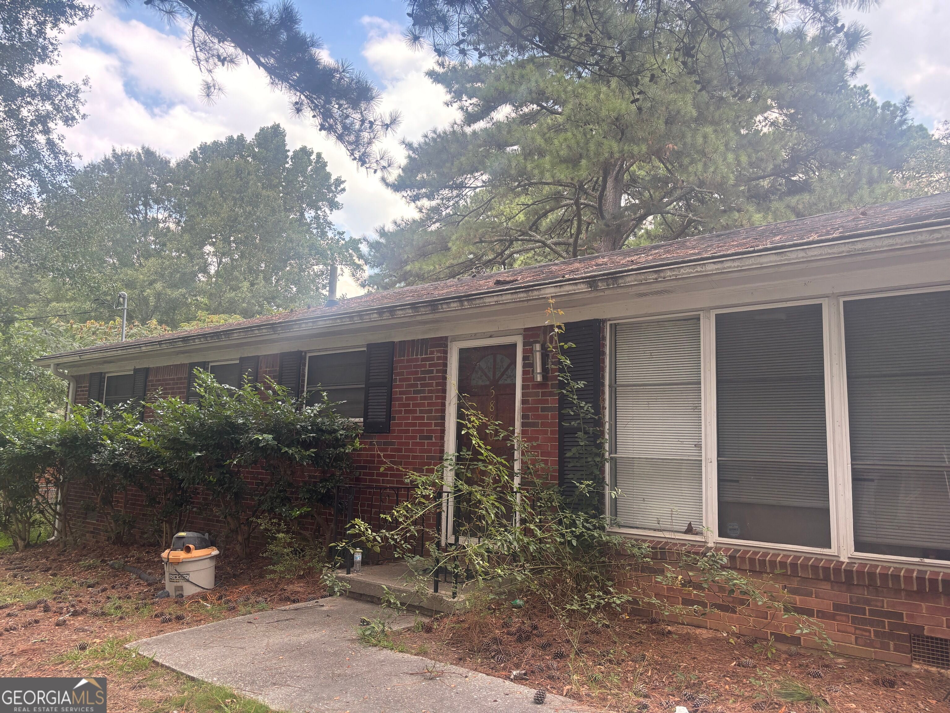 5880 Mallory Rd — photo