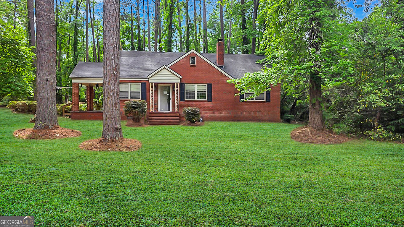 819 Hillcrest Dr — photo