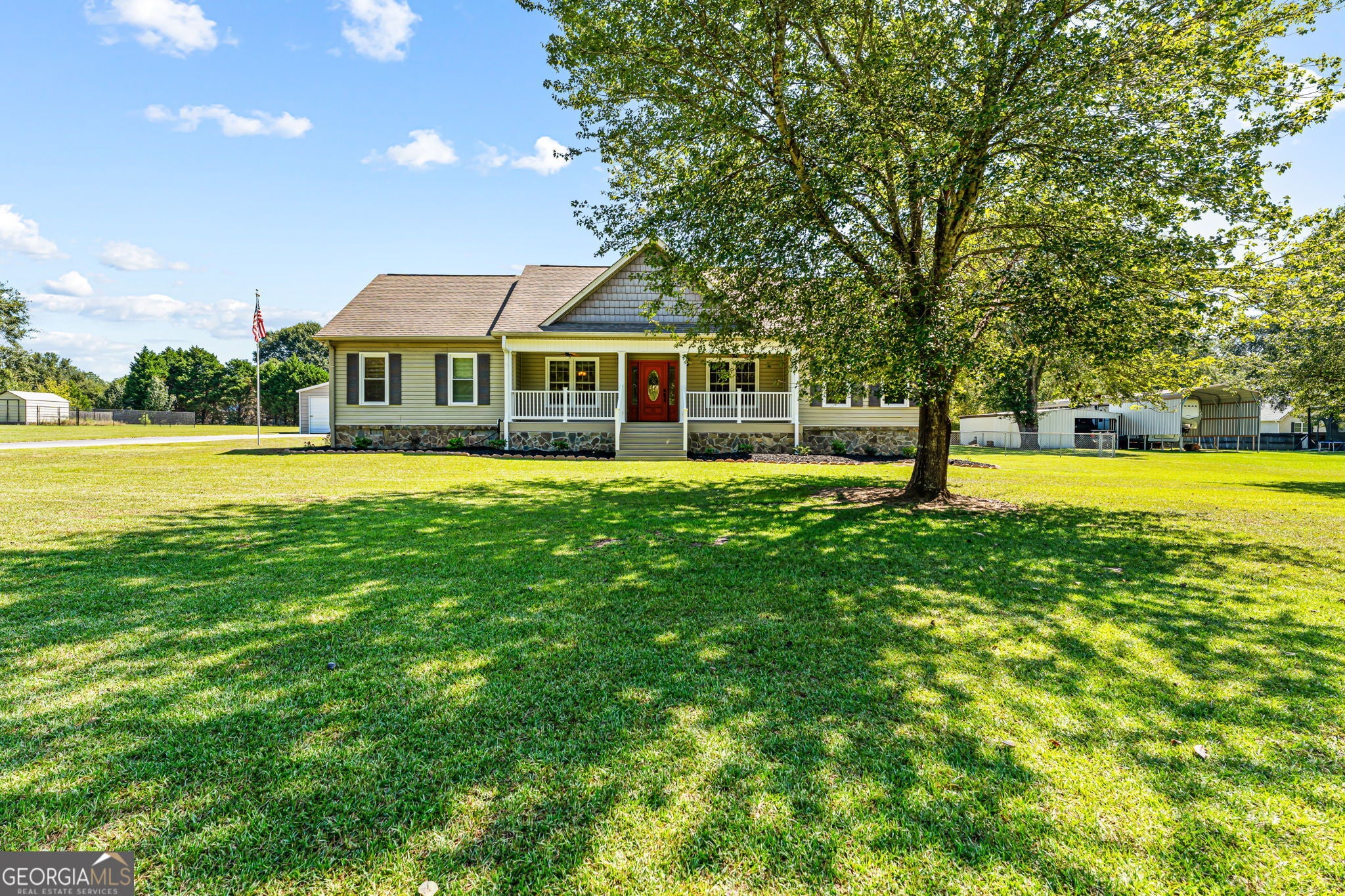 134 Brittany Dr — photo