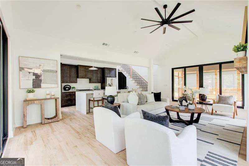 4065 Comanche Dr — photo