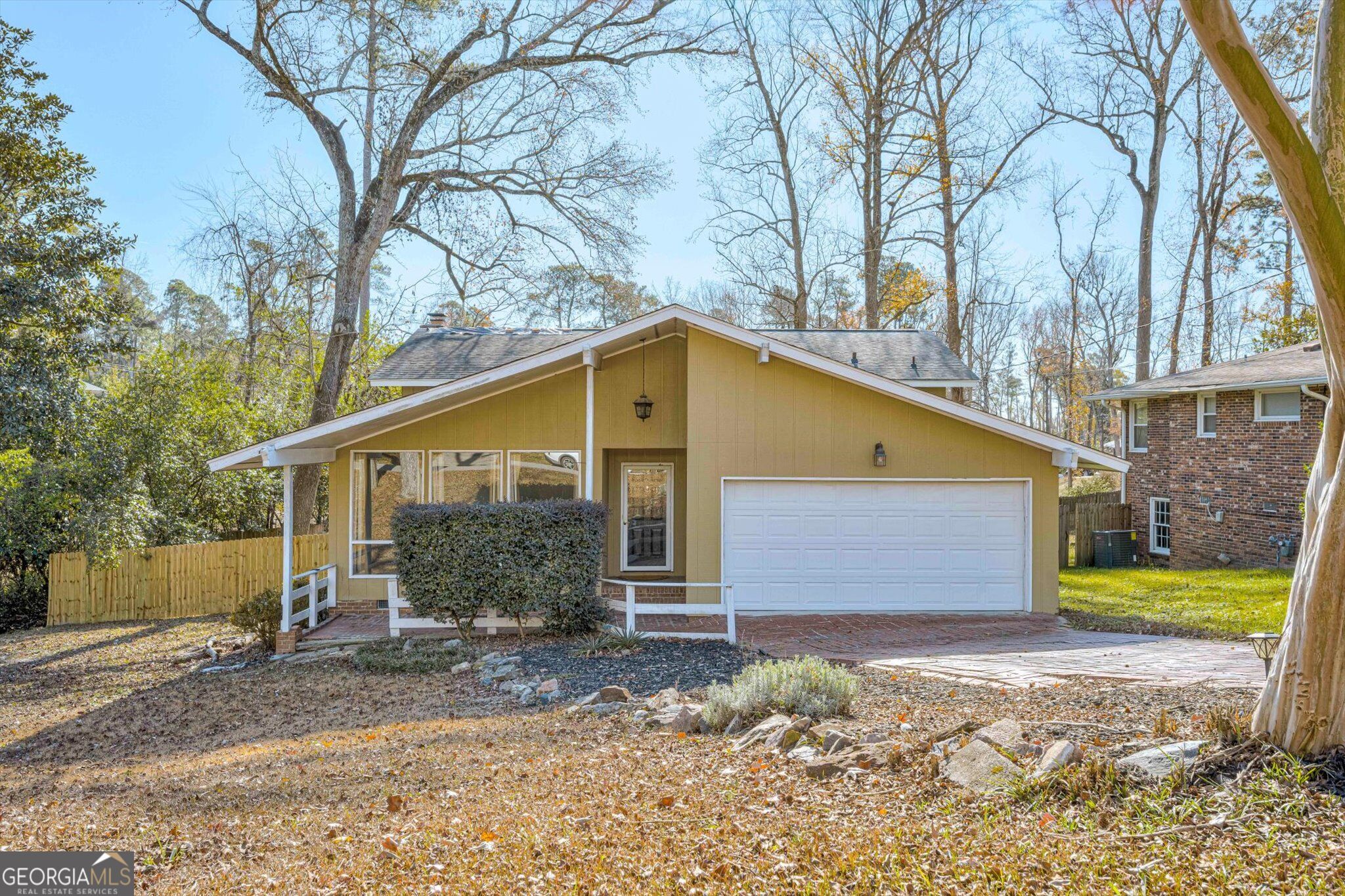 715 Hammond Dr — photo