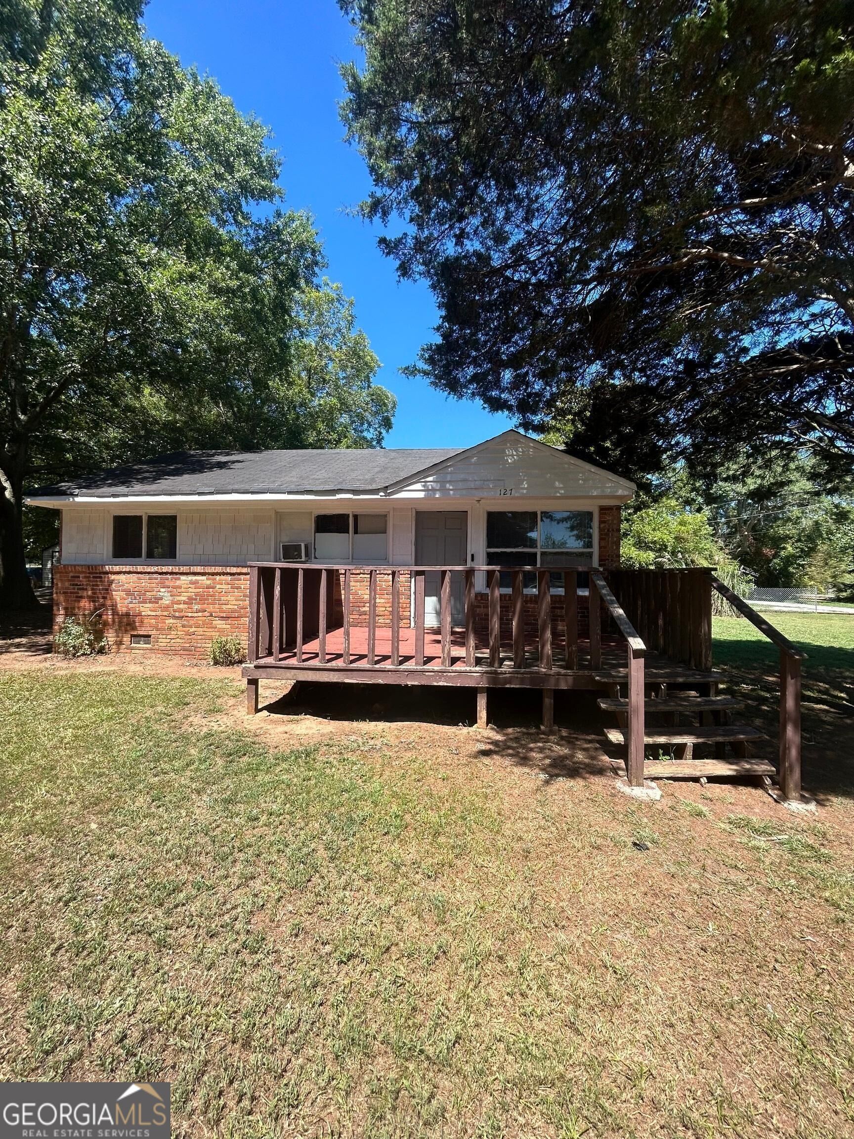 127 Hinton Dr — photo