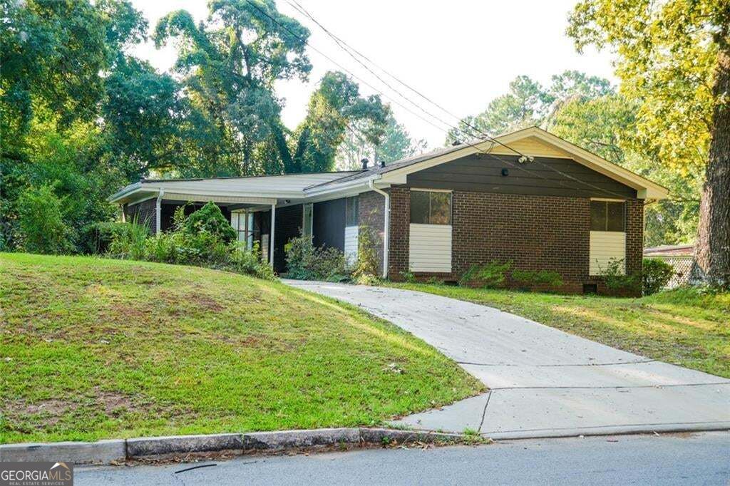 927 Rowland St — photo