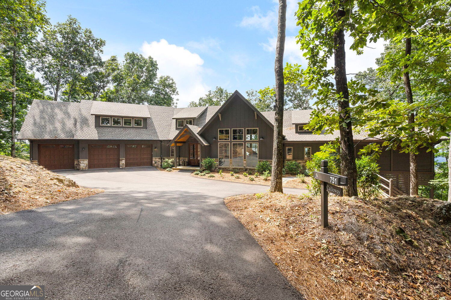 751 Ridgeview Dr — photo