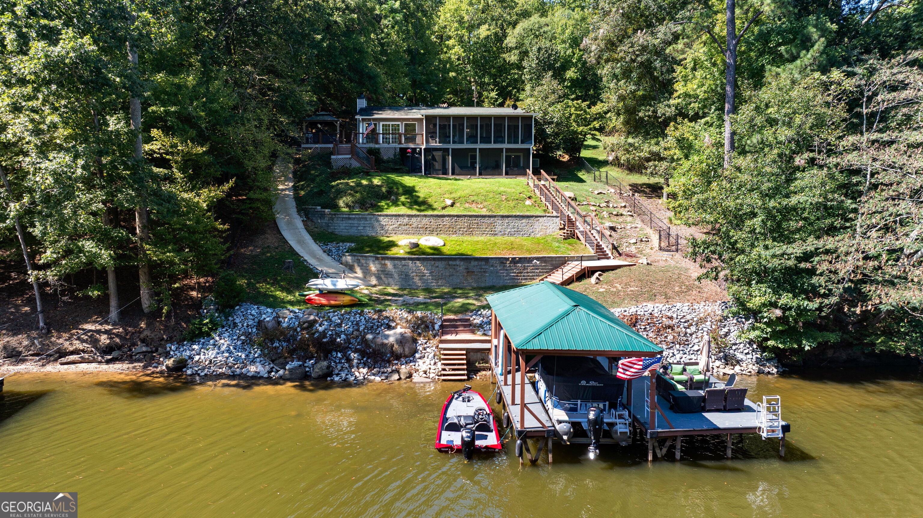 780 Eagle Dr — photo