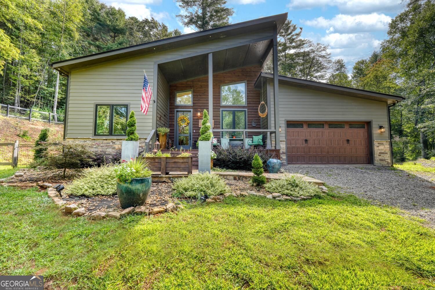 6824 Mountain Laurel Rd — photo